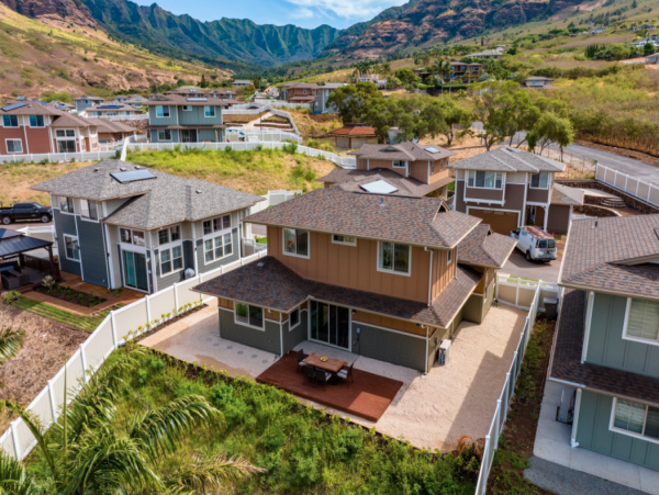 Luxury 4-Bedroom Retreat in Makaha Valley, Oahu - Your Perfect Getaway in Paradise